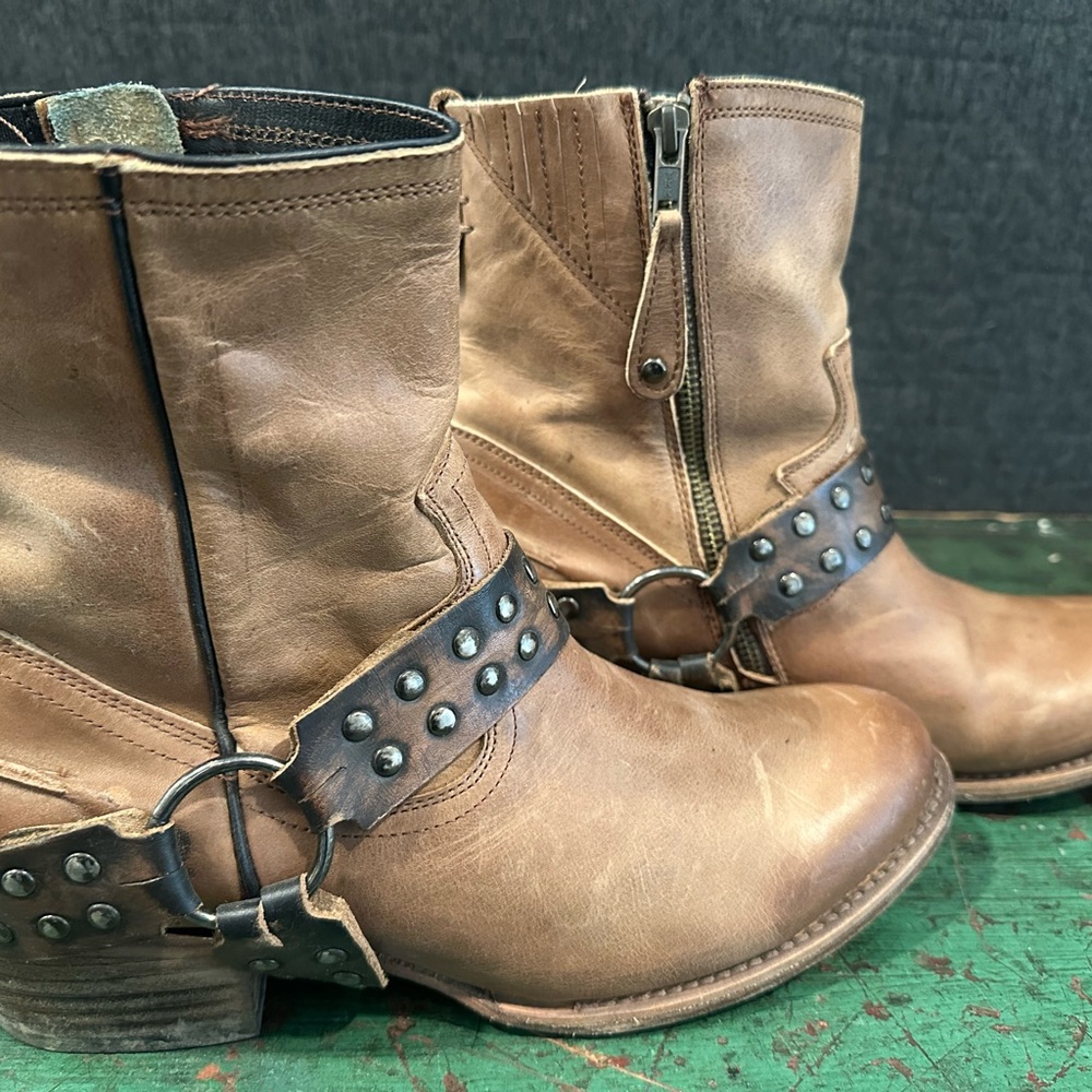 Freebird by Steven Ramone Brown Ankle Boots with Black Studded Strap - Picture 3 of 7